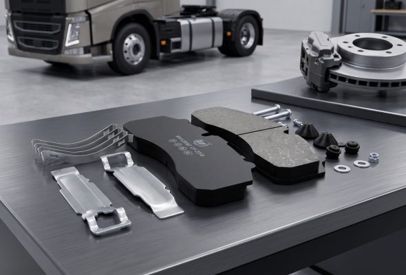 Semi metallic brake pads for heavy trucks explained - BAIYUN commercial vehicle brake pad on display