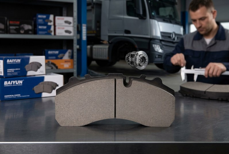 Тормозные колодки BAIYUN Brake для коммерческого транспорта при осмотре технического обслуживания автопарка