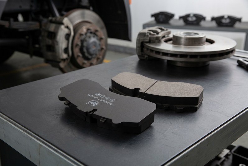 Проверка испытаний ECE R90 для сертификации тормозных колодок GCC SASO на тормозных колодках коммерческих автомобилей